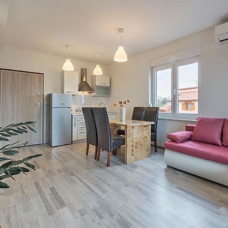 2 Bedroom Apartment Peroj 파자나 외부 사진