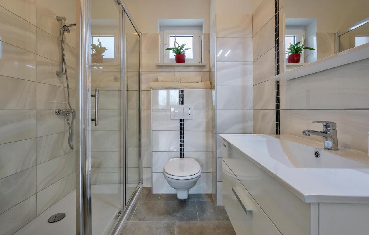 2 Bedroom Apartment Peroj 파자나 외부 사진
