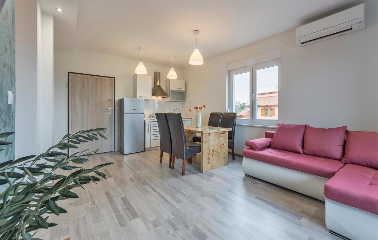 2 Bedroom Apartment Peroj 파자나 외부 사진